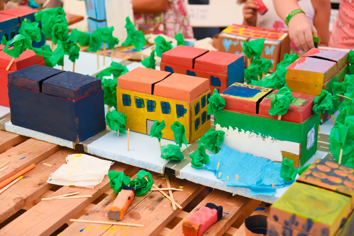 children's city of cardboard